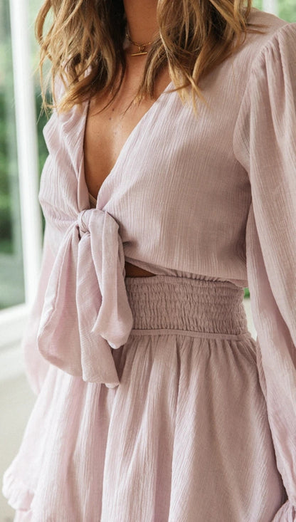 Liona – Robe Portefeuille à Manches Longues et Décolleté Plongeant