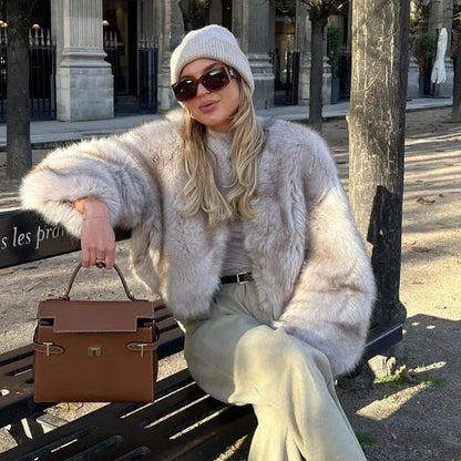 Veste Femme en Fausse Fourrure Ultra-Douce – Look Chic Parisien Spécial Noël
