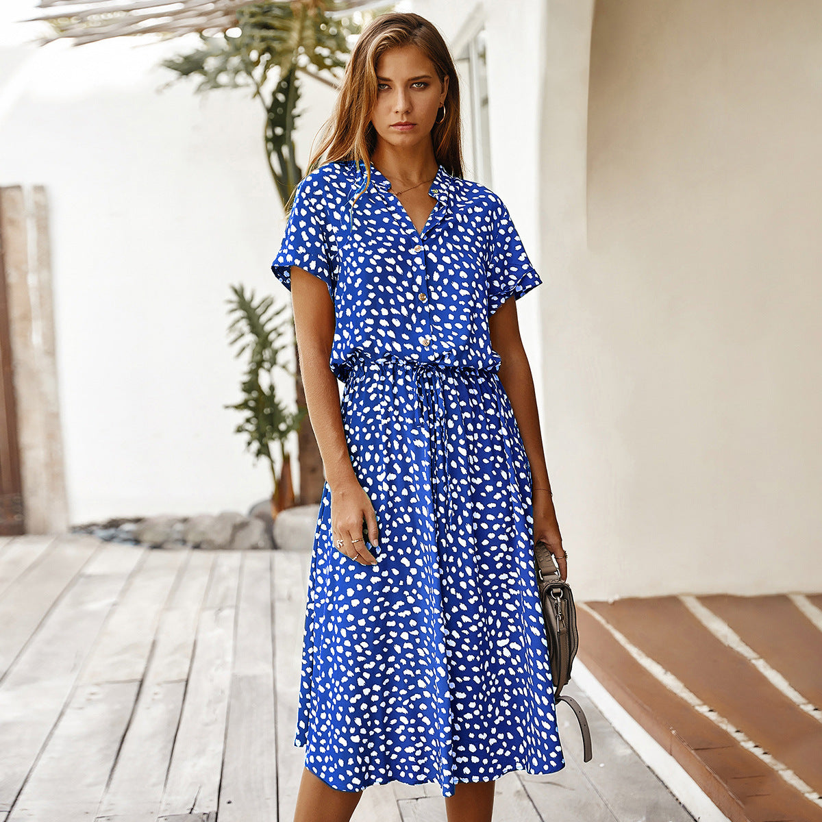 Liora – Robe Chemise à Pois Élégante et Décontractée