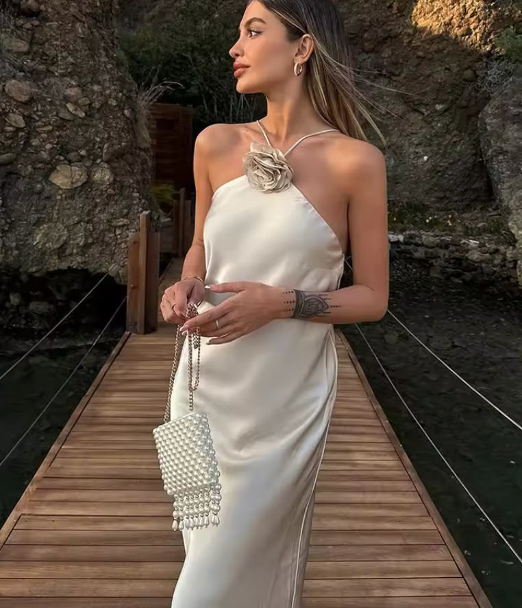 Elaya – Robe d’Été Dos Nu à Appliqués