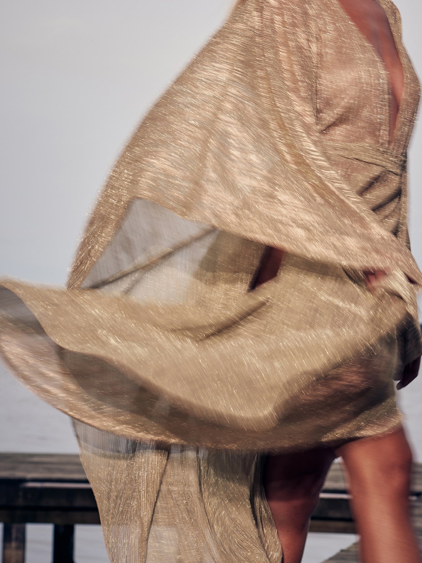 Robe Drapée – Décolleté Profond